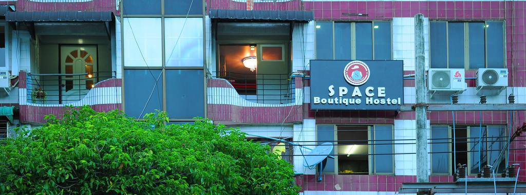 Space Boutique Hostel Yangon Exterior photo